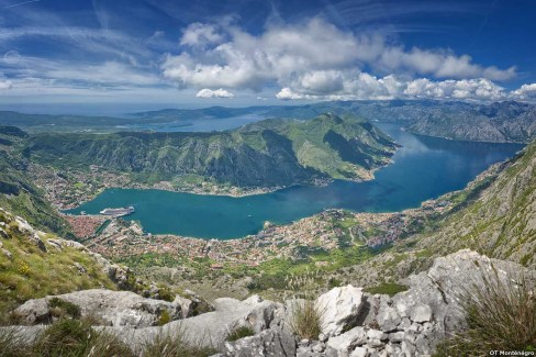 Ambiance fjord dans la baie de Boka au Monténégro