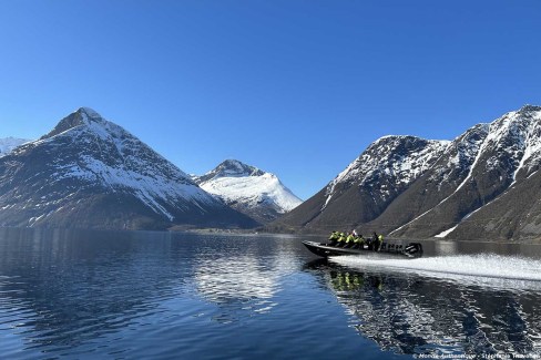 Rib-boat sur l'Hjørundfjord