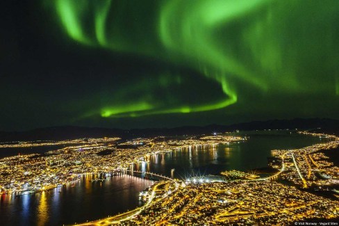 9-VisitNorway-northern_lights_tromso_vegard_stien_visit_tromso-web