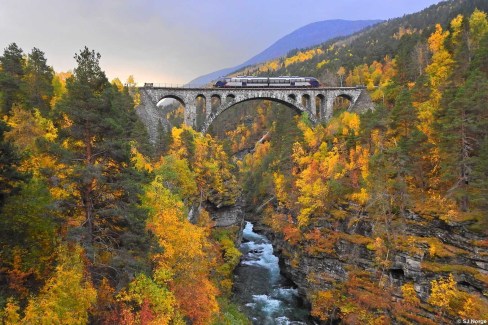 Le célèbre pont Kylling, Raumabanen, Norvège