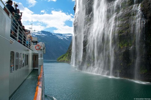 Chute de Brudesløret dans le Geirangerfjord