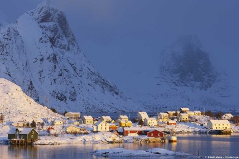 Lever de soleil à Reine - Lofoten - Norvège