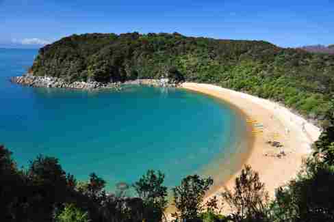 Plage du parc national de Te Puketea