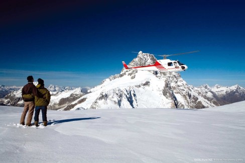 Survol en hélicoptère et dépose sur le glacier dans le Fiordland, Nouvelle Zélande