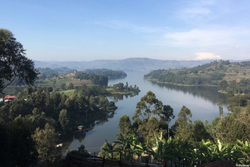 Rencontres avec les peuples Batwa et Kiga près du lac Bunyonyi