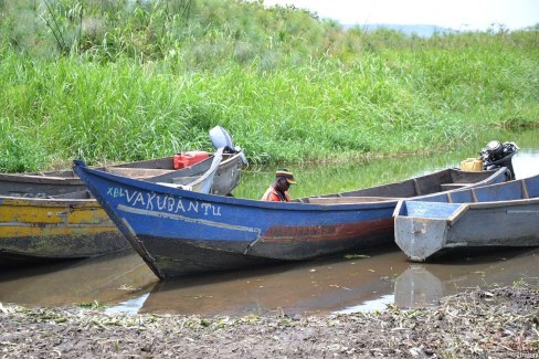 Retour de pêche sur le lac Mutanda en Ouganda