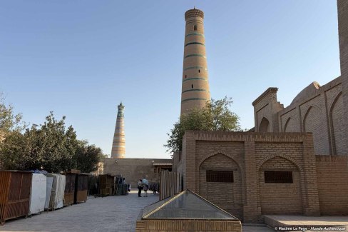 Vue sur les minarets Islam Khodja et de la moquée Juma