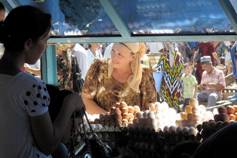 Rencontres et traditions : le marché de Tachkent