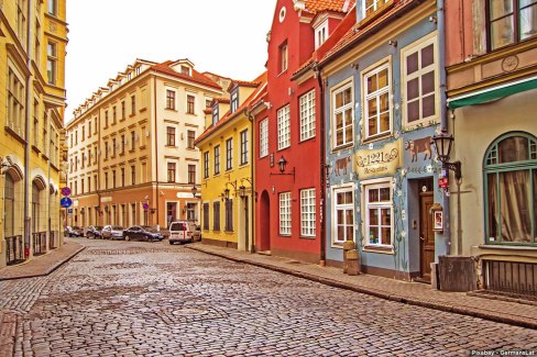 Rue typique du centre historique de Riga