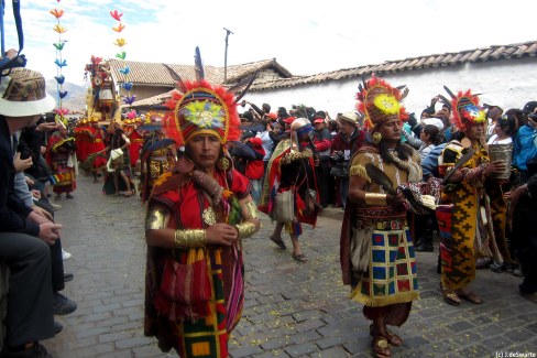Defile-de-la-fete-du-Soleil-dans-les-rues-de-Cusco