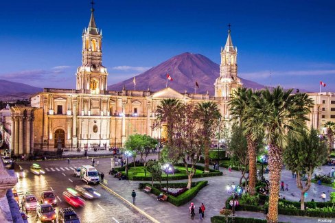 Pérou - Cathédrale d'Arequipa de nuit