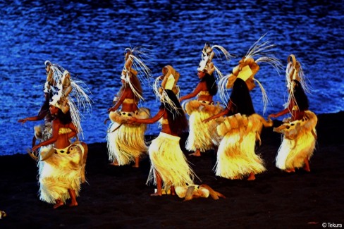 Tahiti-Pearl-Beach-danseuses-credit-Tekura