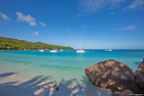Anse Lazio sur l'île de Praslin aux Seychelles