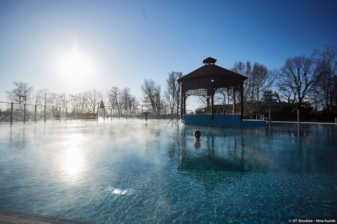 Moment de détente dans les thermes slovènes