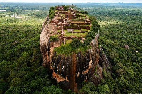 Dylan-Shaw-unsplash-Rocher-de-Sigiriya-web