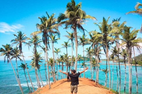 Farhath-firows-unsplash-Plage-de-Mirissa-dans-le-sud-du-Sri-Lanka-web