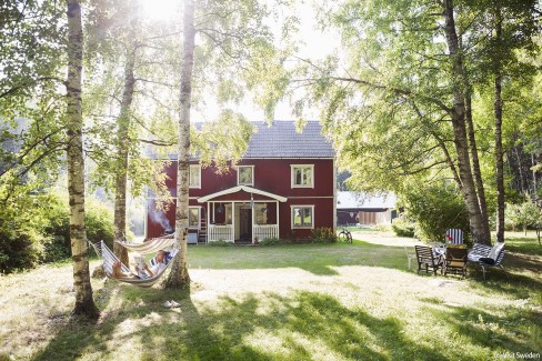 10-VisitSweden-doris_beling-red_cabin
