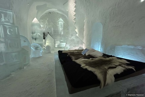 Nuit dans un hôtel de glace en Laponie suédoise