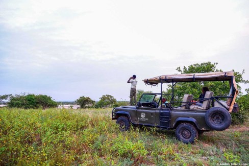 4x4 ouvert pour un safari dans le parc national de Saadani