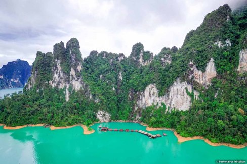 Dormir sur l'eau dans un environnement de rêve en Thaïlande
