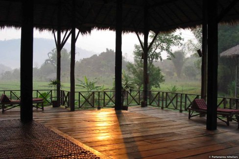 La vue au petit matin dans un lodge à la campagne en Thaïlande