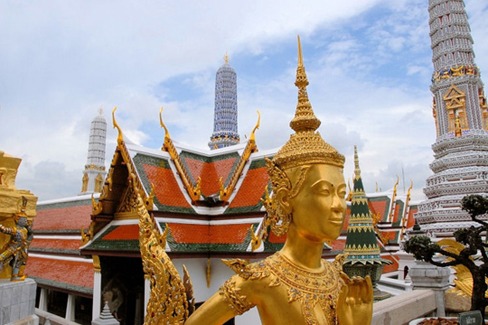 Temple-de-Wat-Phra-Kheow-dans-l-enceinte-du-Palais-Royal
