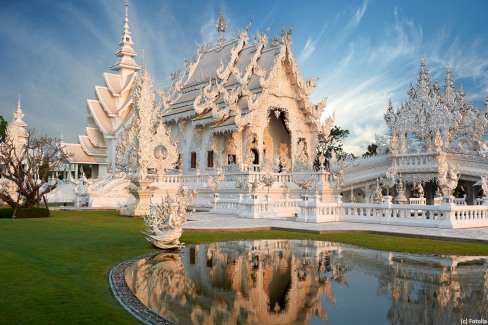 Le temple blanc de Wat Rong Khun à Chiang Raï