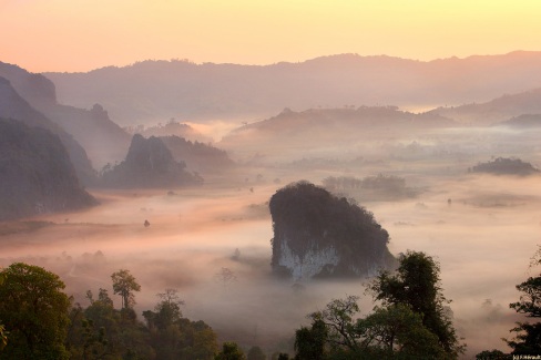 Paysage du parc de Phu Lanhka dans la région de Phayao au nord de la Thaïlande