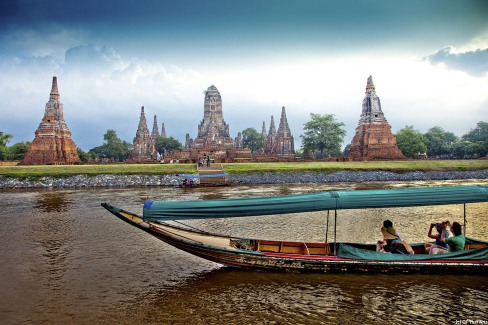 Temple de Chaiwatthanaram dans la cité historique d'Ayuthaya