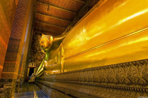 Temple de Wat Pho, le Bouddha couché, à Bangkok