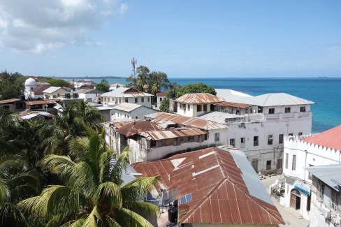 Vue sur les toits de Stone Town à Zanzibar