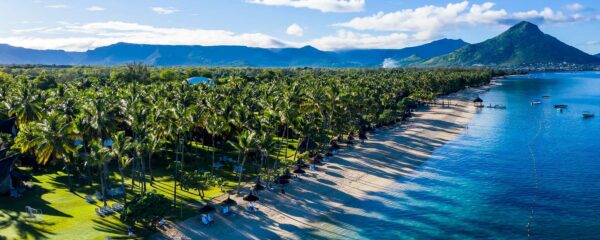 Plage de Flic en Flac pour un voyage en famille sur mesure à l'île Maurice - Monde Authentique